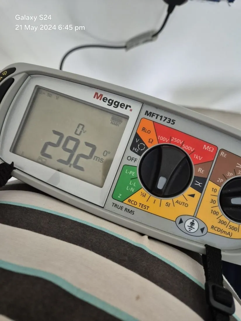 MFT Megger 1735 testing RCD for electrical safety